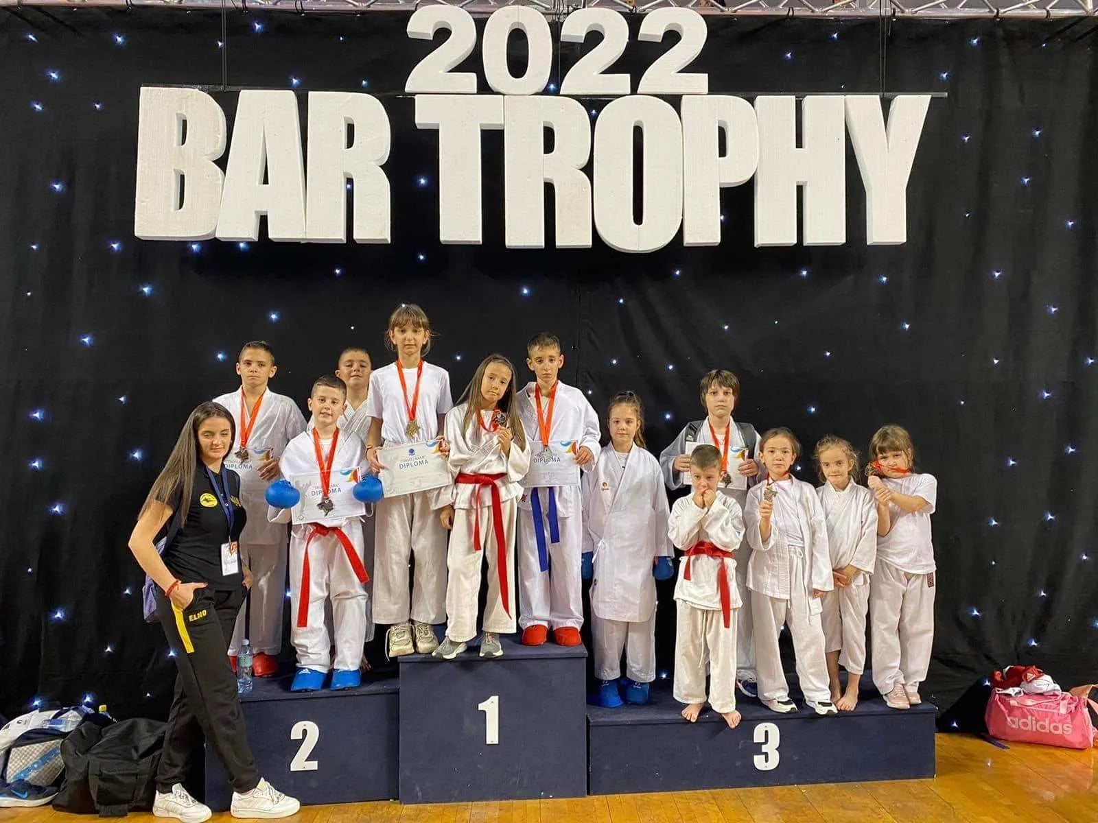 Karatistima Jiona šest medalja u Baru