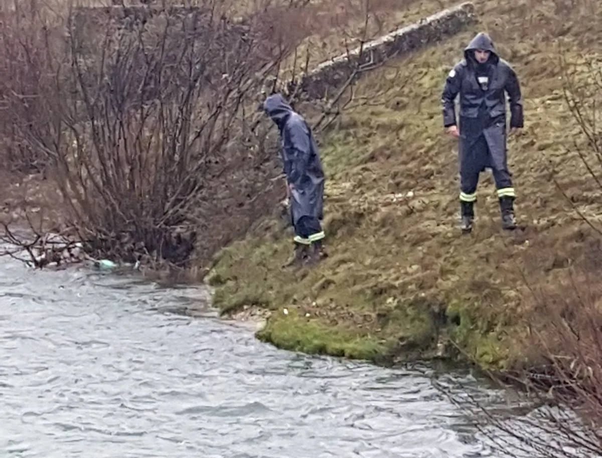 Vatrogasci pretražuju korito Bistrice i Zete: Sumnja se da je jedna osoba skočila u rijeku