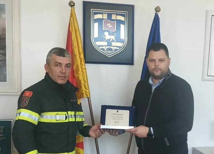 Žižiću uručeno priznanje: Poštujemo što ovakvi građani žive među nama