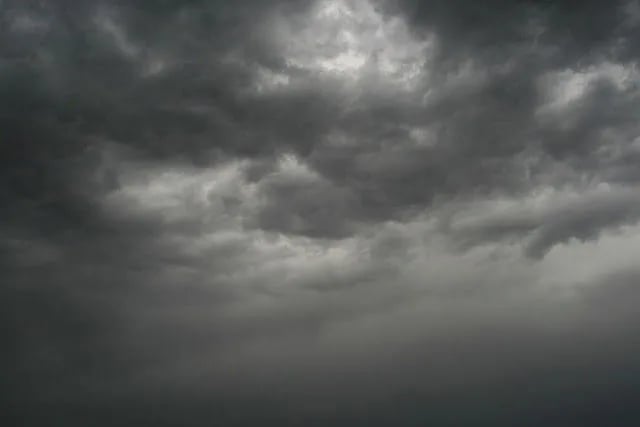 Sjutra oblačno, povremeno kiša