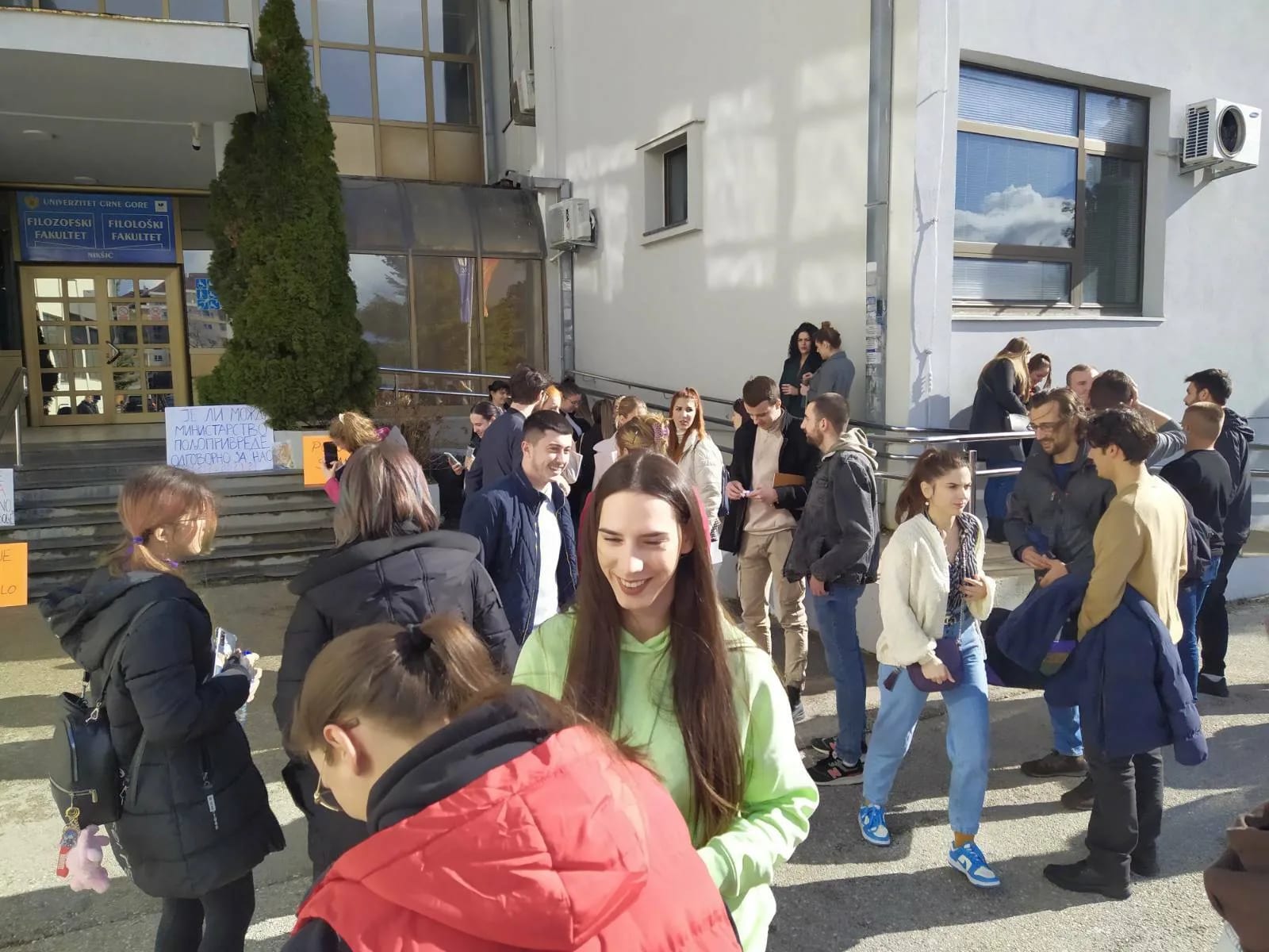 Protest studenata: Iznijeli četiri zahtjeva, novo okupljanje zakazali ispred hotela "Onogošt"