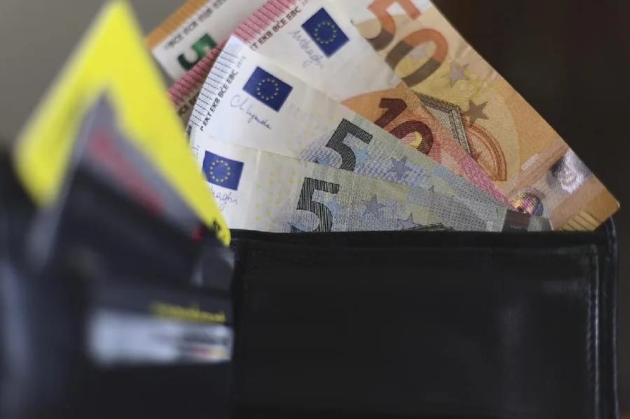 Od sjutra isplata pomoći penzionerima i korisnicima materijalnog obezbjeđenja