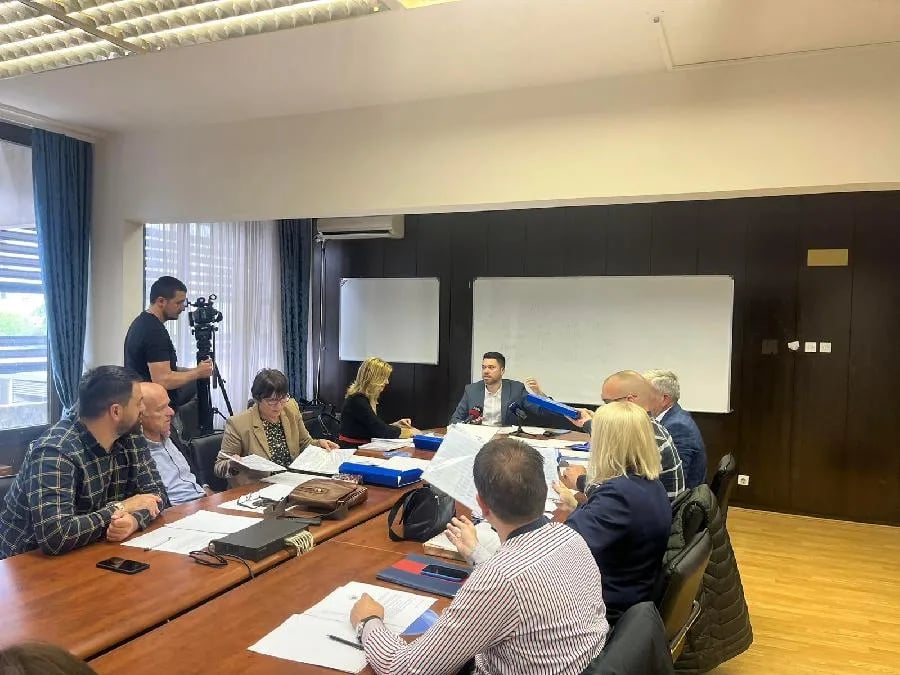 Za potvrđivanje liste Leposavića nedostaju 203 validna potpisa