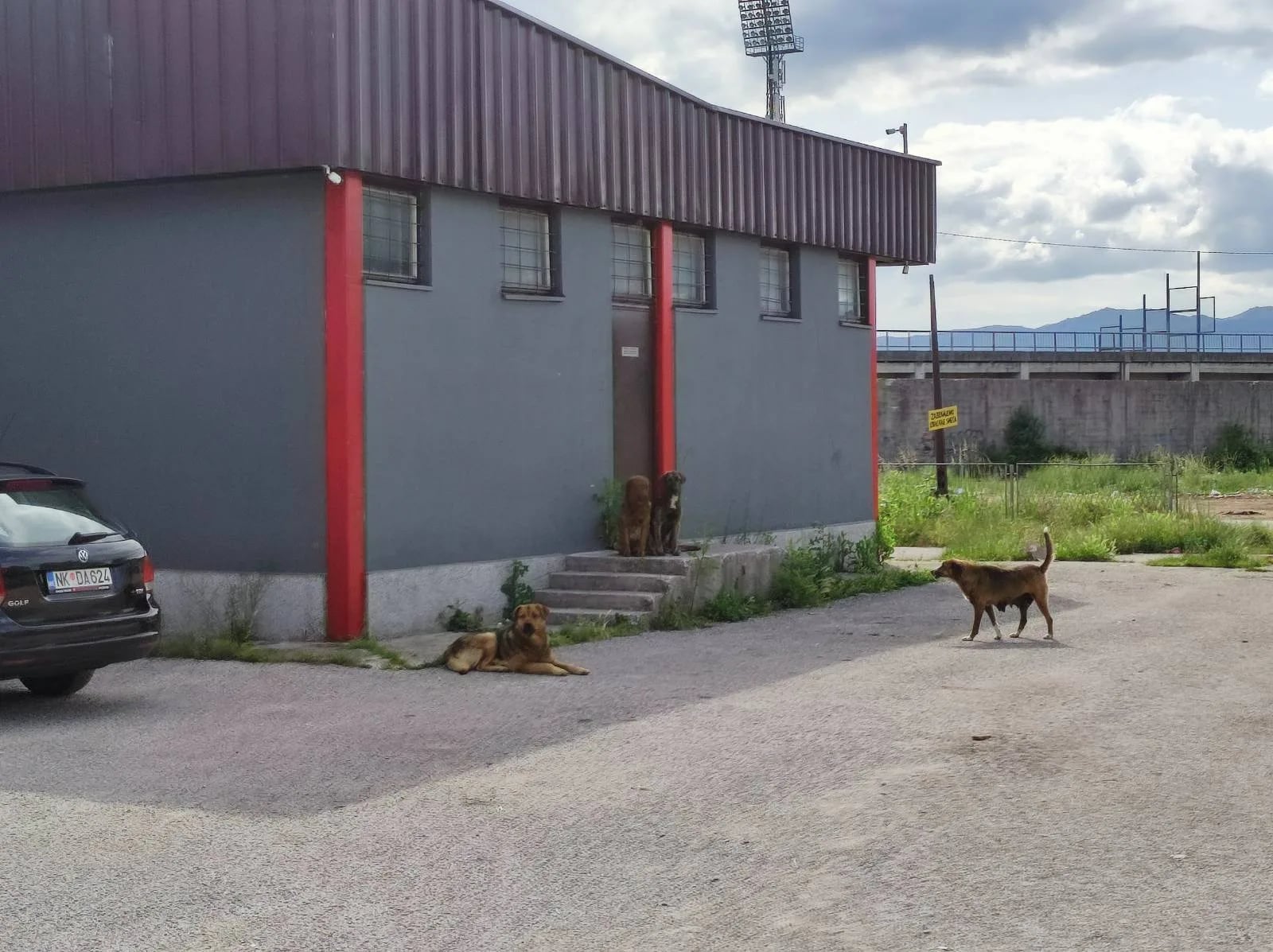 ČITAOCI ŠALJU: “Situacija u naselju Dragova Luka najblaže rečeno užasna”