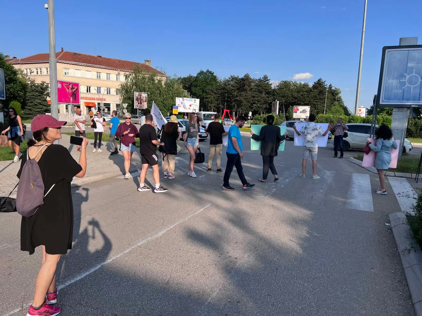 Polučasovnom blokadom saobraćaja poslali poruku da žele čistu Gračanicu i grad bez deponija