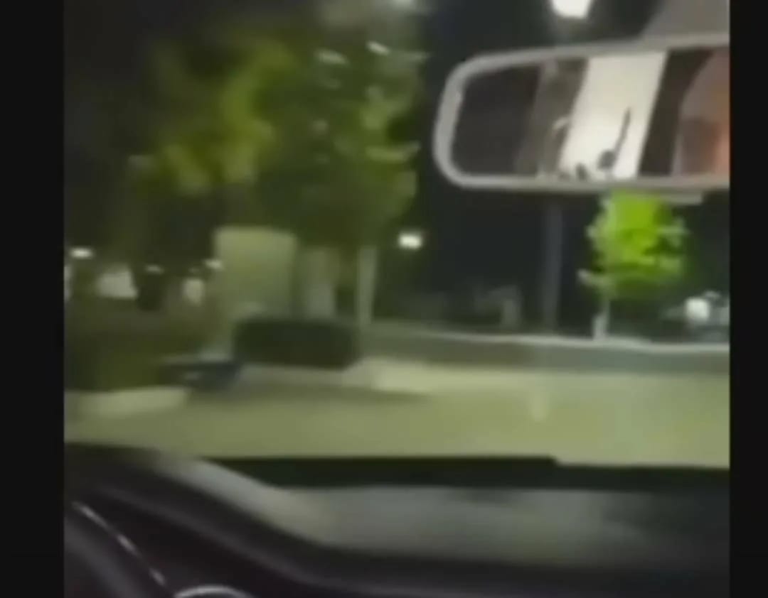 Mladići koji su se vozili pješačkom zonom u Nikšiću kažnjeni sa 440 eura