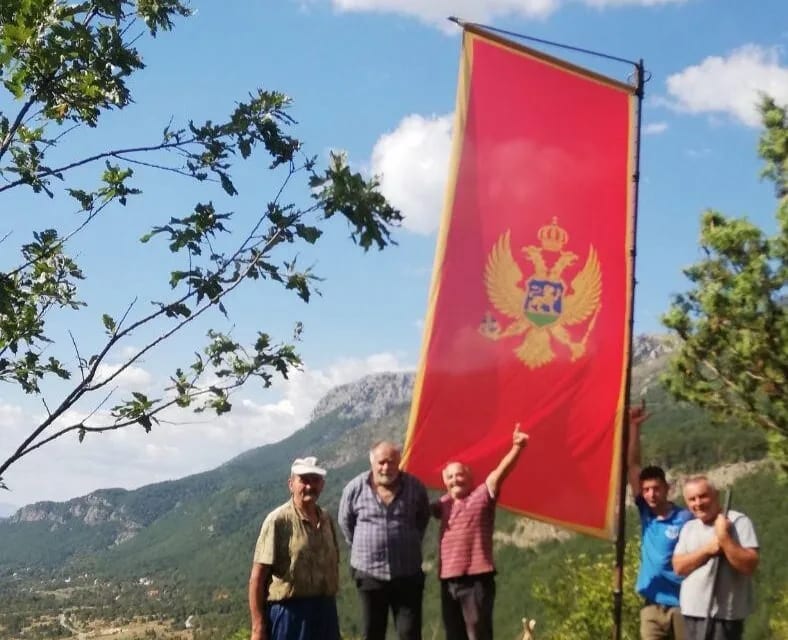 Crnogorska zastava na Jerininom gradu