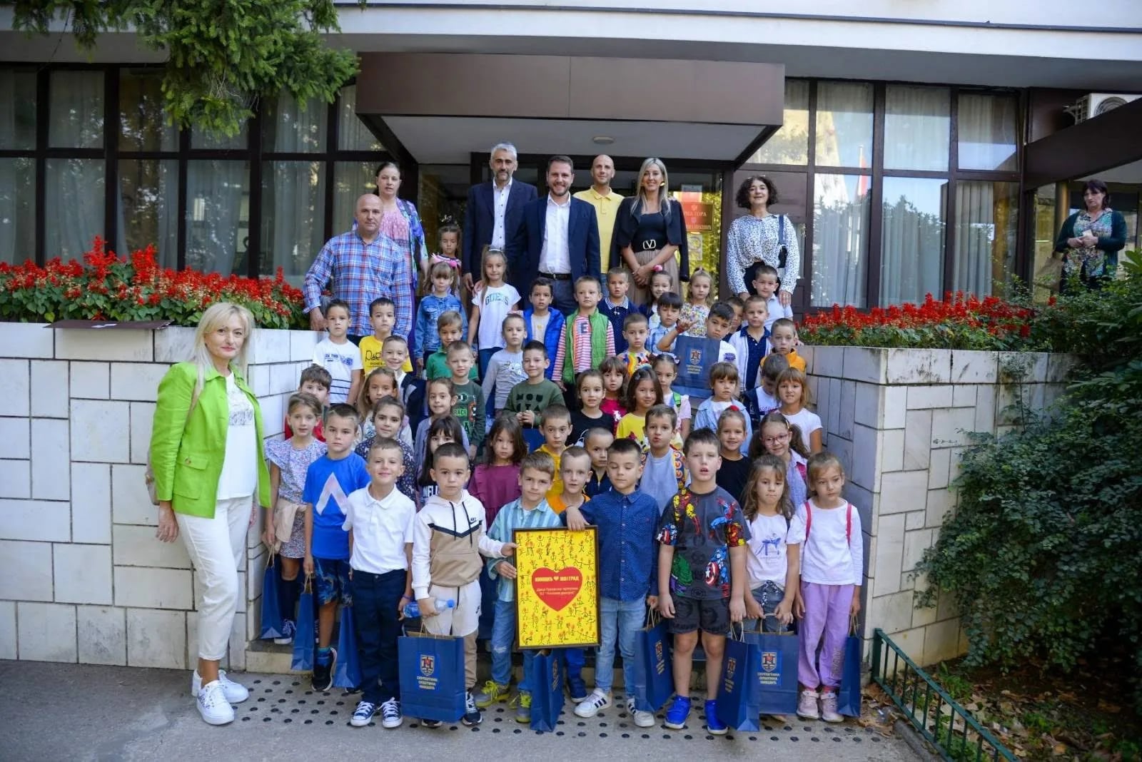 Mališani VJ "Kosovka djevojka" posjetili SO Nikšić