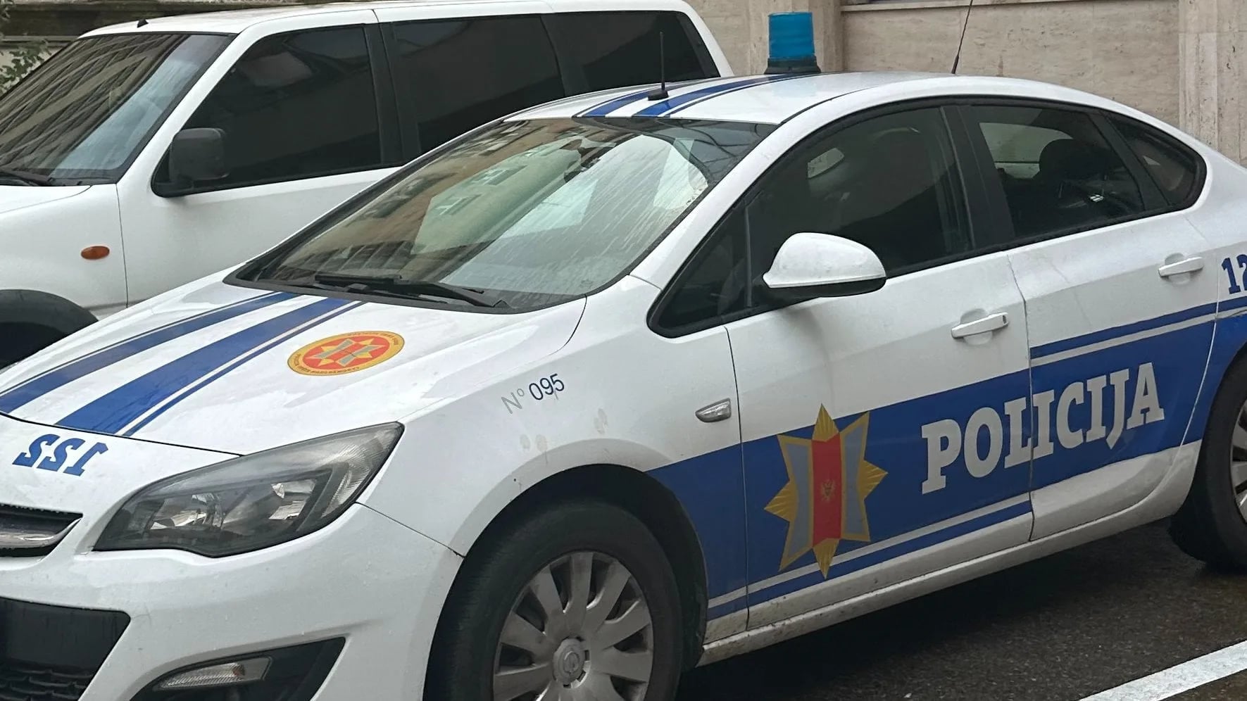 Uhapšena dva vozača: Jedan vozio pijan, drugi se kretao brzinom od 137 km kroz naseljeno mjesto