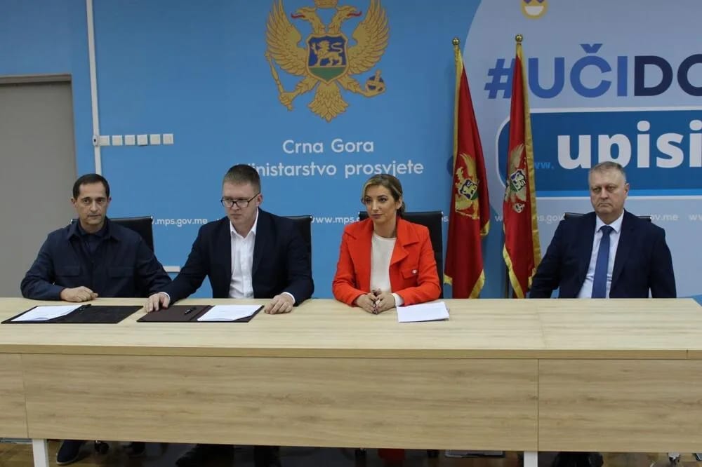 MPNI: Potpisan ugovor za nabavku 19 malih autobusa i sedam kombi vozila za prevoz učenika sa ruralnih područja