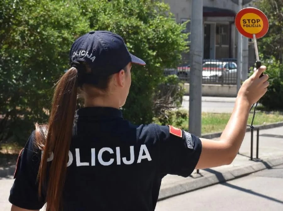 Uzdržati se od upotrebe pirotehničkih sredstava, voziti oprezno