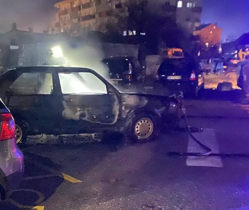 (VIDEO) Pokušali da ukradu auto, došlo do požara, oštećena još tri vozila