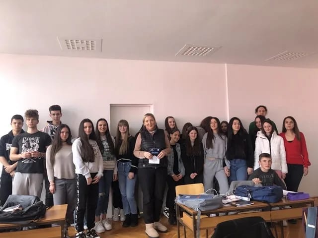 DMEN: Srednjoškolci slušali o živi