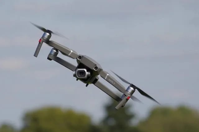 Ko hoće da upravlja dronom moraće da polaže ispit