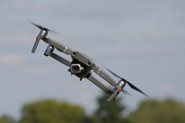 Ko hoće da upravlja dronom moraće da polaže ispit