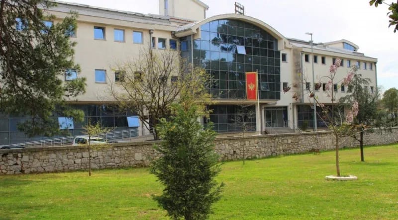 Četiri krivične zbog lažnih diploma