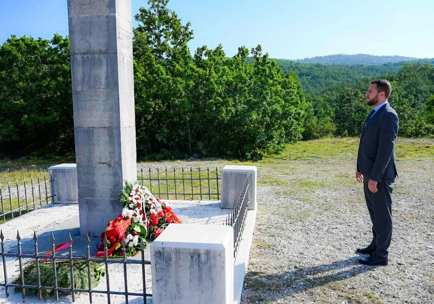 Vuković položio vijenac na spomenik vučedolskim junacima