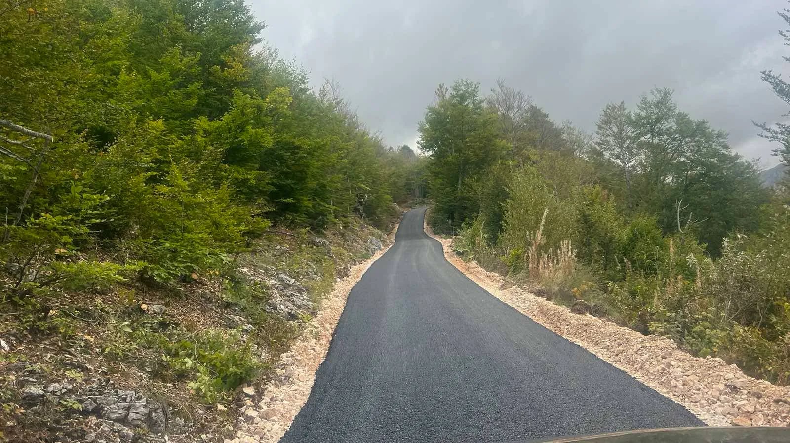 Asfaltirano 700 metara planinskog puta na Lukavici