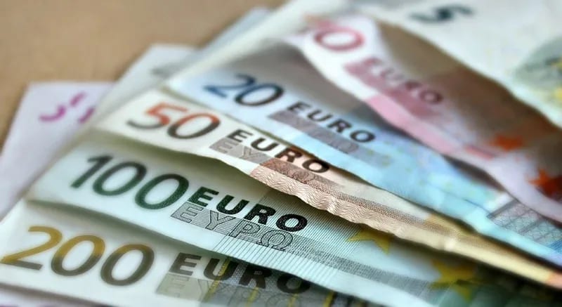 Plate najviše porasle u sektorima usluge hrane i smještaja