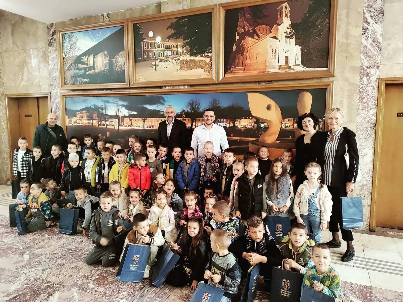 Predškolci posjetili Skupštinu opštine Nikšić