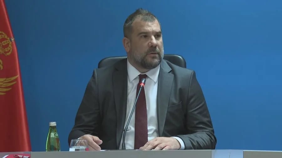 Krapović: Od 1. januara uvećanje zarada zaposlenima u Vojsci