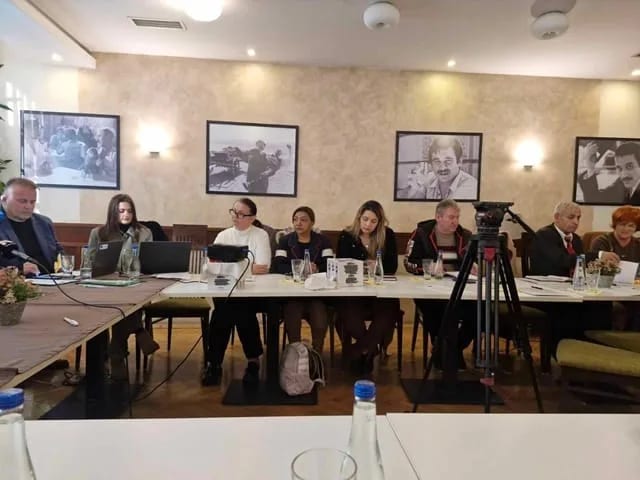 Okrugli sto NVO MediaTeam: Crnogorsko društvo treba da želi da Romi i Egipćani budu dio njihove zajednice