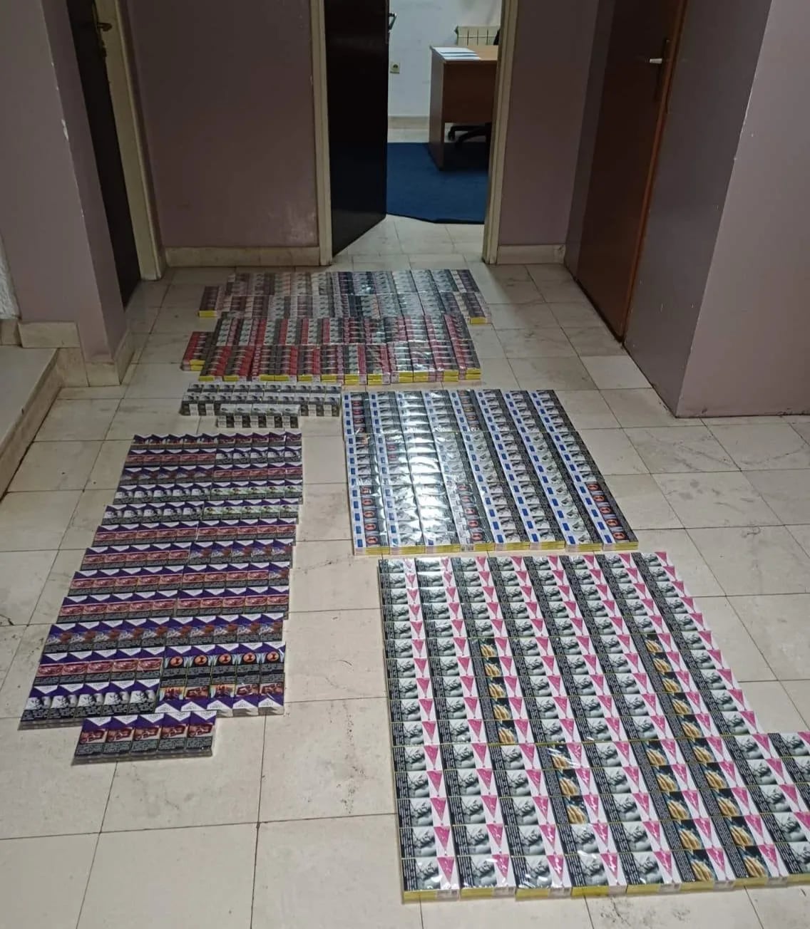 Kod Nikšićanina pronađeno 1.290 paklica krijumčarenih cigareta