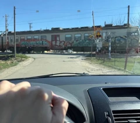 Čitaoci šalju: Voz prolazi, rampa podignuta