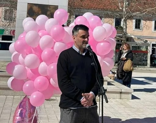 Striković: Cjelokupno društvo da se uključi u problem vršnjačkog nasilja