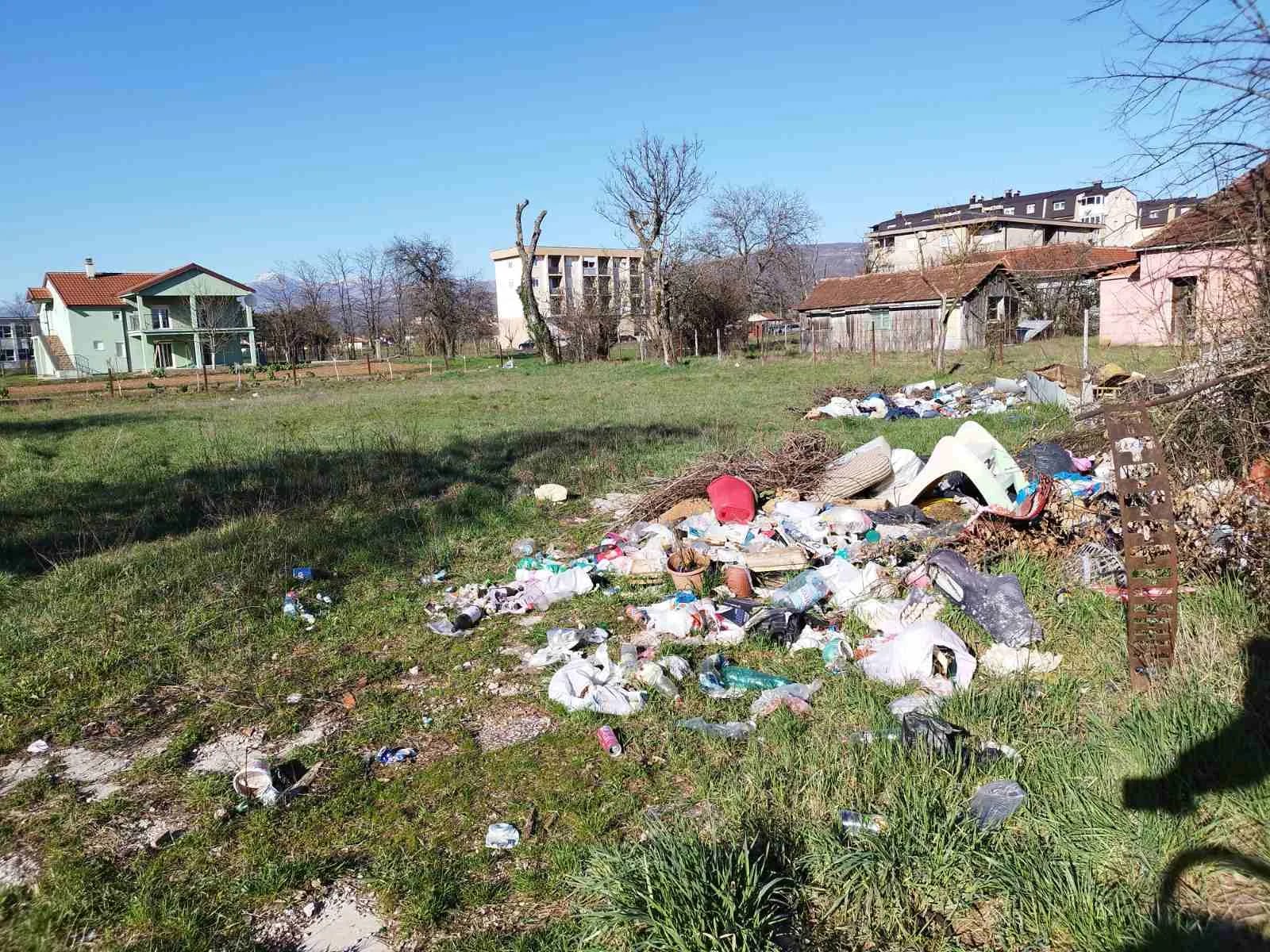 ČITAOCI ŠALJU: Deponija u Ulici Krsta Kostića