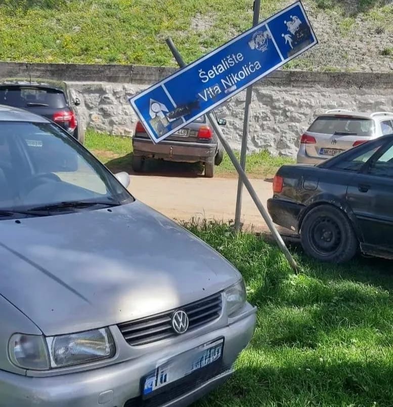 ČITAOCI ŠALJU: Sačuvati zelene površine, popraviti tablu
