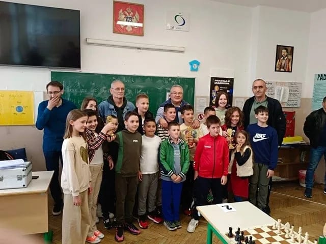 Osnovci OŠ ’’Milija Nikčević’’ prvaci srednje regije u šahu