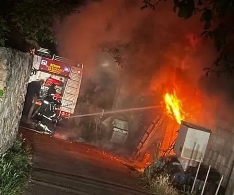 U Liverovićima gorio pomoćni objekat