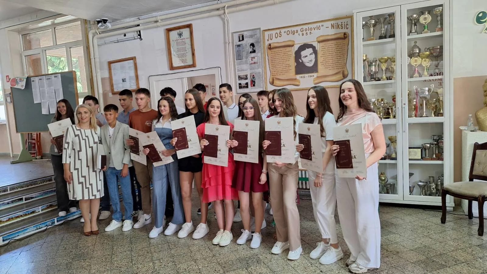 Diplome "Luča" za 17 učenika OŠ "Olga Golović"
