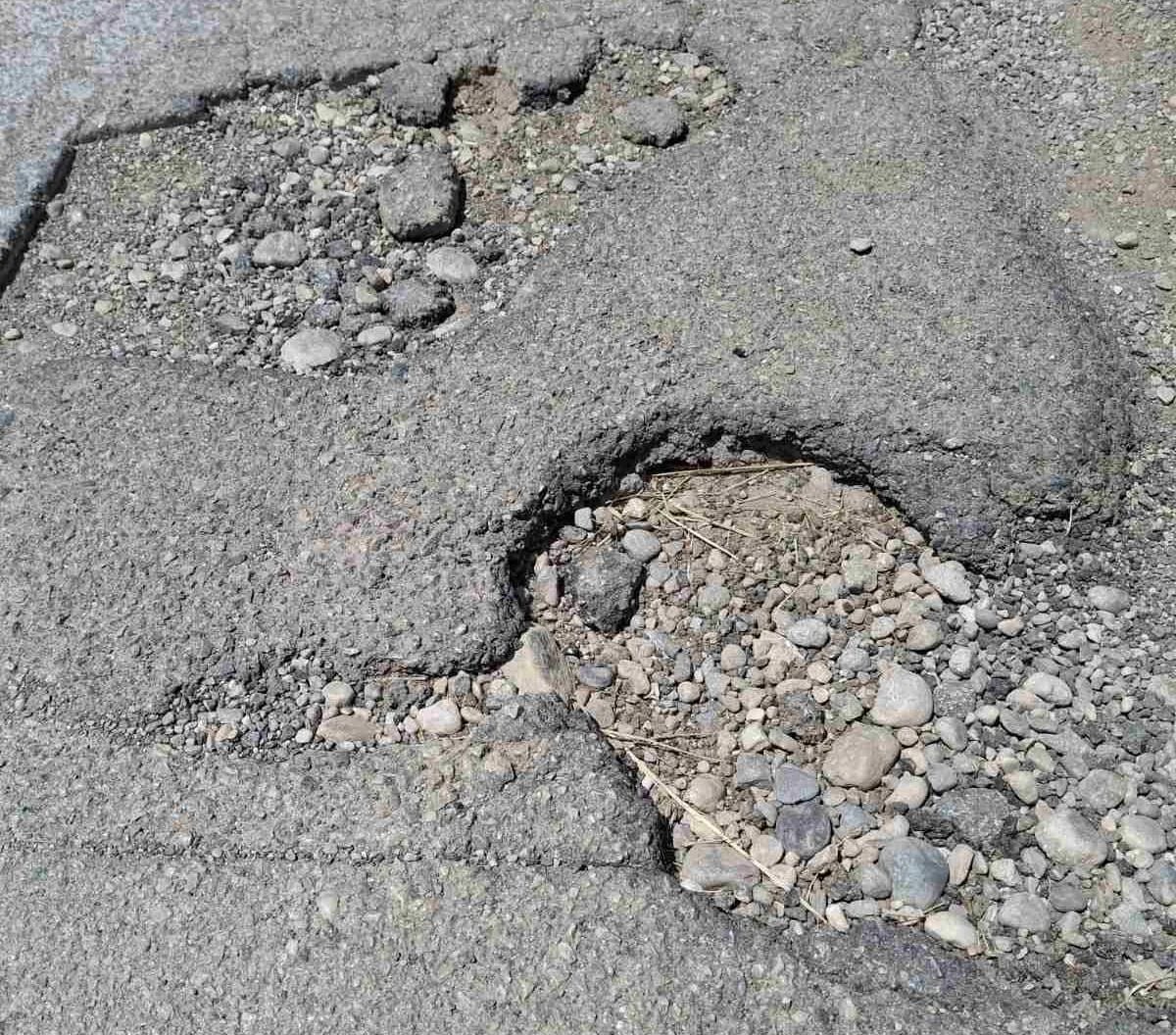 ČITAOCI ŠALJU: Mještani Gvozdenica apeluju na sanaciju puta
