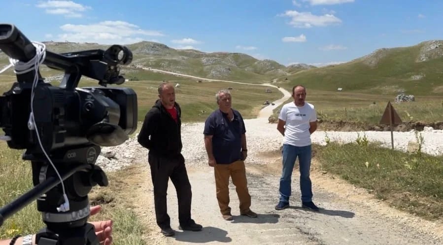 Skinut asfalt postavljen prošlog ljeta, “bačeno” 50.000 eura