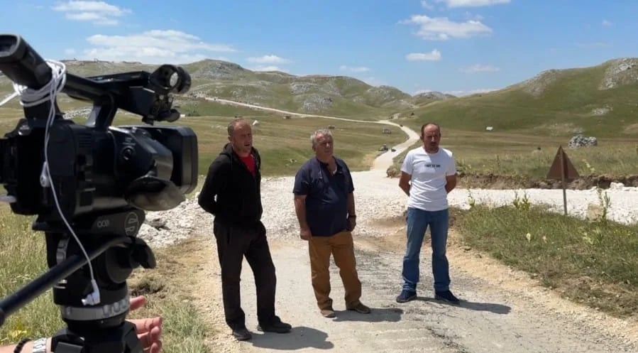 Skinut asfalt postavljen prošlog ljeta, “bačeno” 50.000 eura