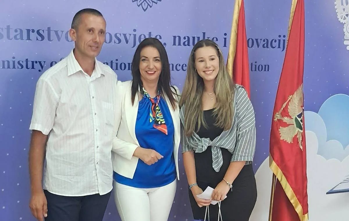 Anastasija Mićović najbolja na konkursu „Žene u nauci - inspiracija za budućnost”