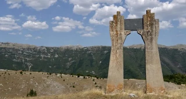 Film "Četiri sahrane i vjenčanje" dobio podršku Nacionalnog filmskog fonda Kipra