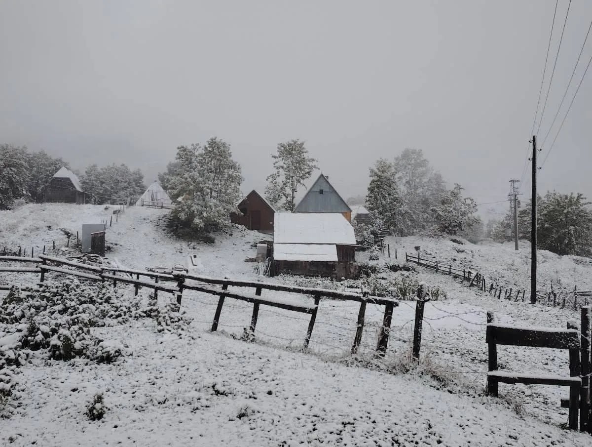 (FOTO) Zabijelilo u selima Pivske planine
