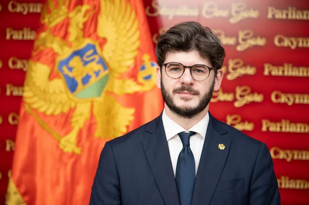 PES uputio inicijativu Vladi: Ne pokretati prekršajne postupke zbog stare lične karte