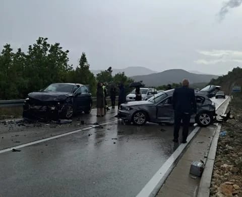 Jedna osoba stradala u saobraćajnoj nesreći na putu Nikšić-Vilusi