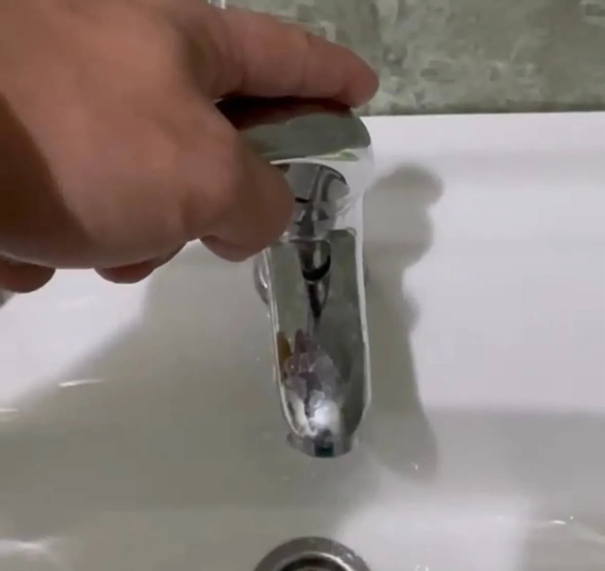 ČITAOCI ŠALJU: Problemi sa vodom, dijelovi grada bez redovnog snabdijevanja (Video)