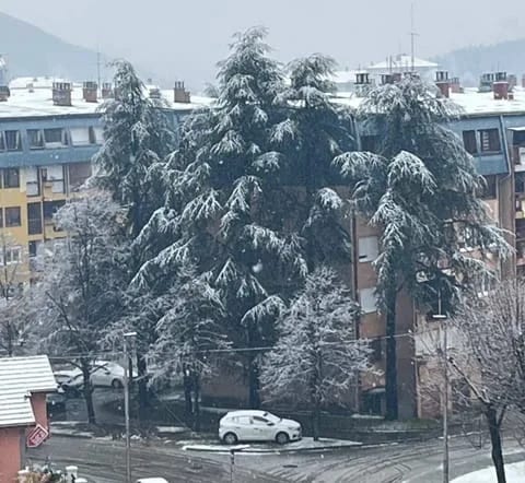 (FOTO) Prve pahulje u Nikšiću