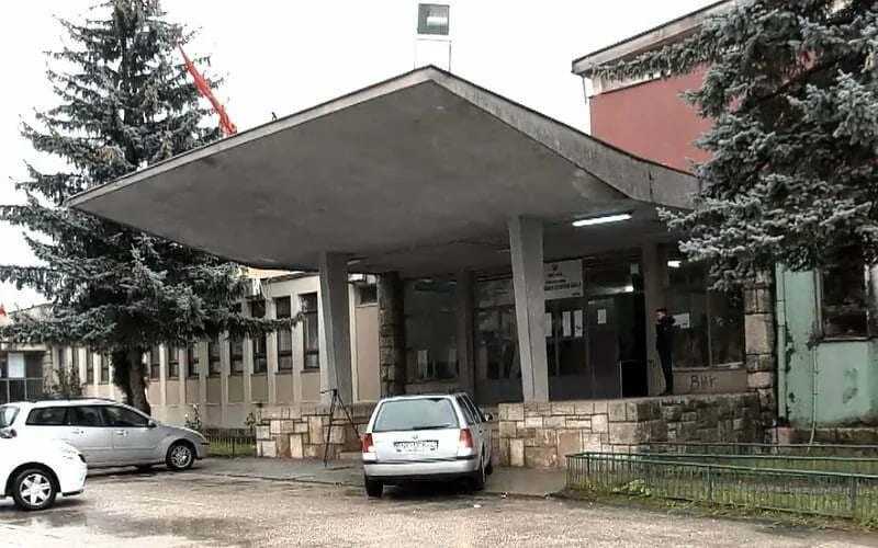 IT sektor da provjerava mailove o dojavama o bombama, a roditelji da kontrolišu djecu