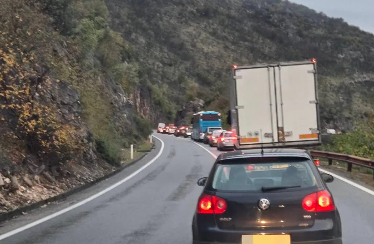 Udes kod Bogetića, stvorena velika kolona