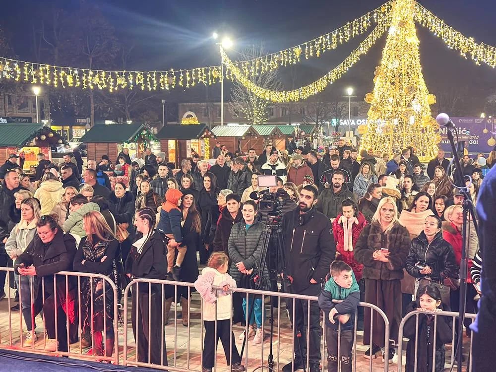 Počeo Novogodišnji i božićni bazar