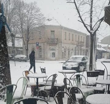 (FOTO) Snijeg u Nikšiću od ranih jutarnjih časova