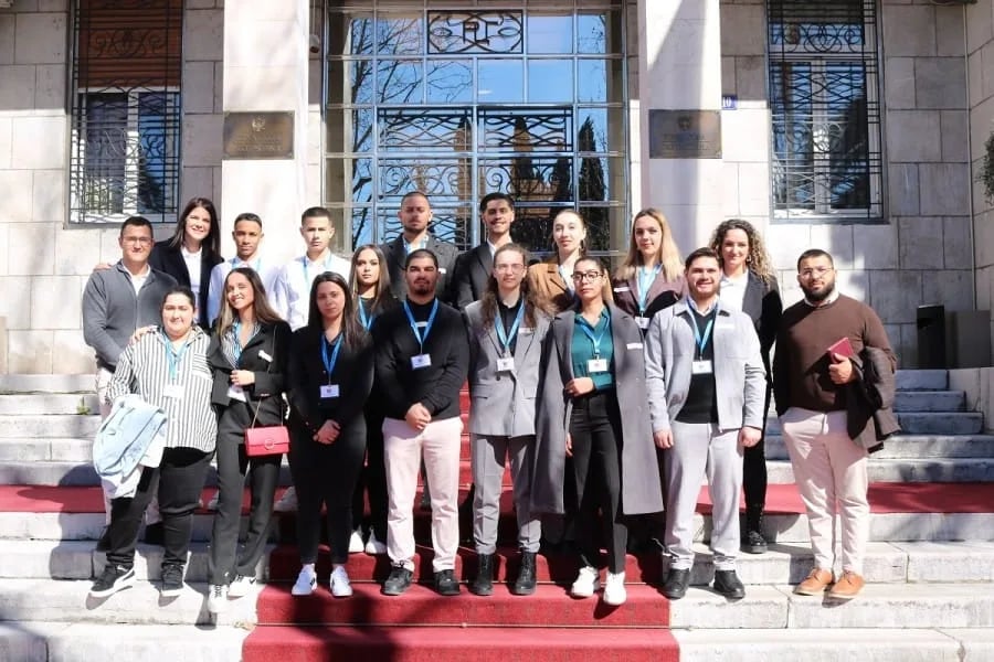 CAREP: Mladi iz Nikšića prvi put posjetili Skupštinu Crne Gore