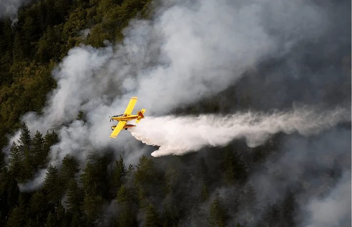 MUP: Jedan avion za gašenje požara leti, od juna bi trebalo još dva